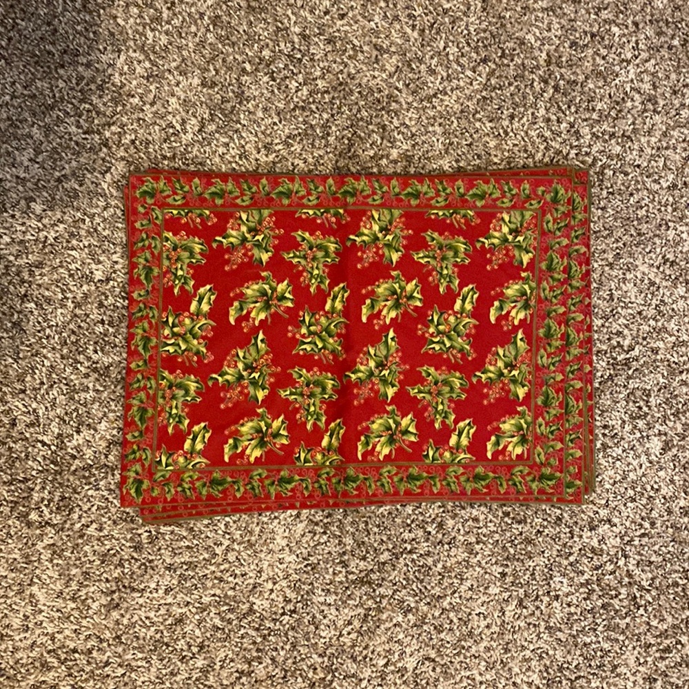 Six Holiday Placemats BNWT